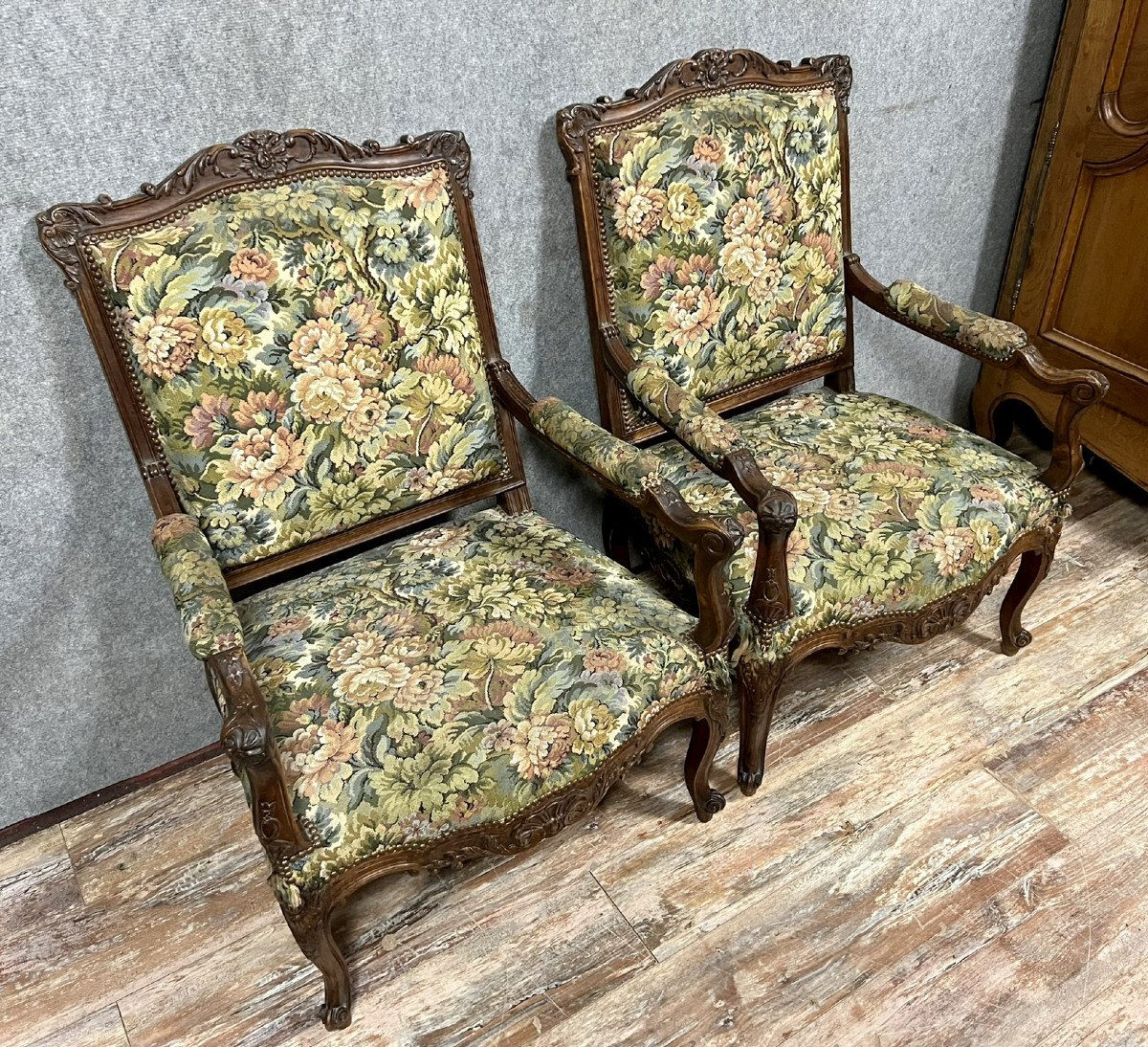 Pair Of Important Carved Provençal Armchairs In Louis XV Style In Walnut -photo-2