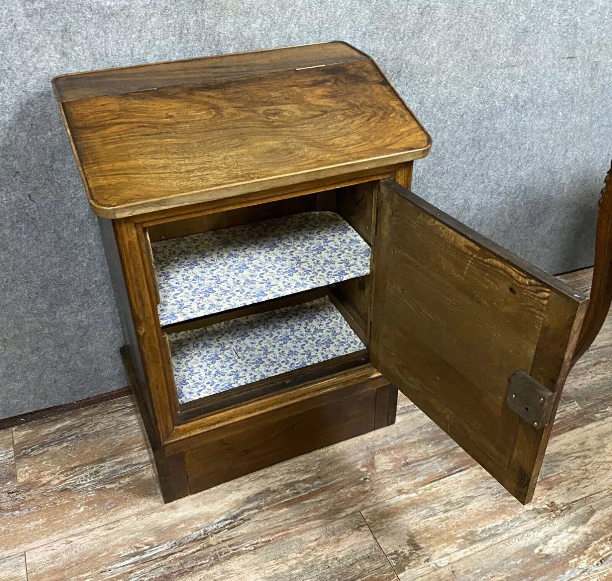 Center Oratory Restoration Period In Walnut And Burl -photo-7