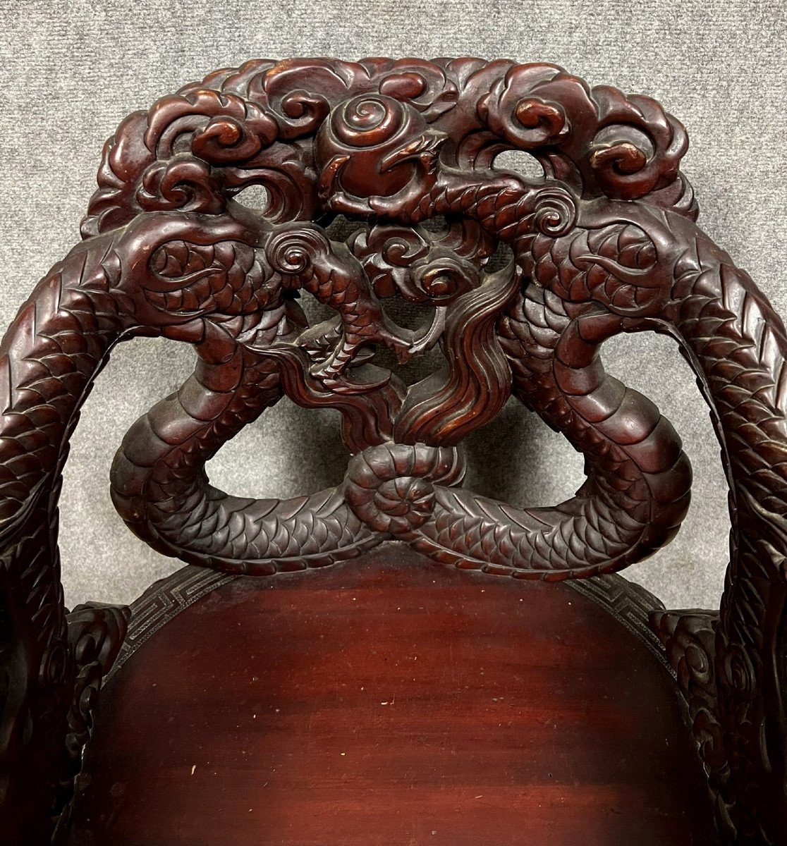 Rare Fauteuil Chinois Ancien Estampillé En Bois De Fer Richement Sculpté -photo-4