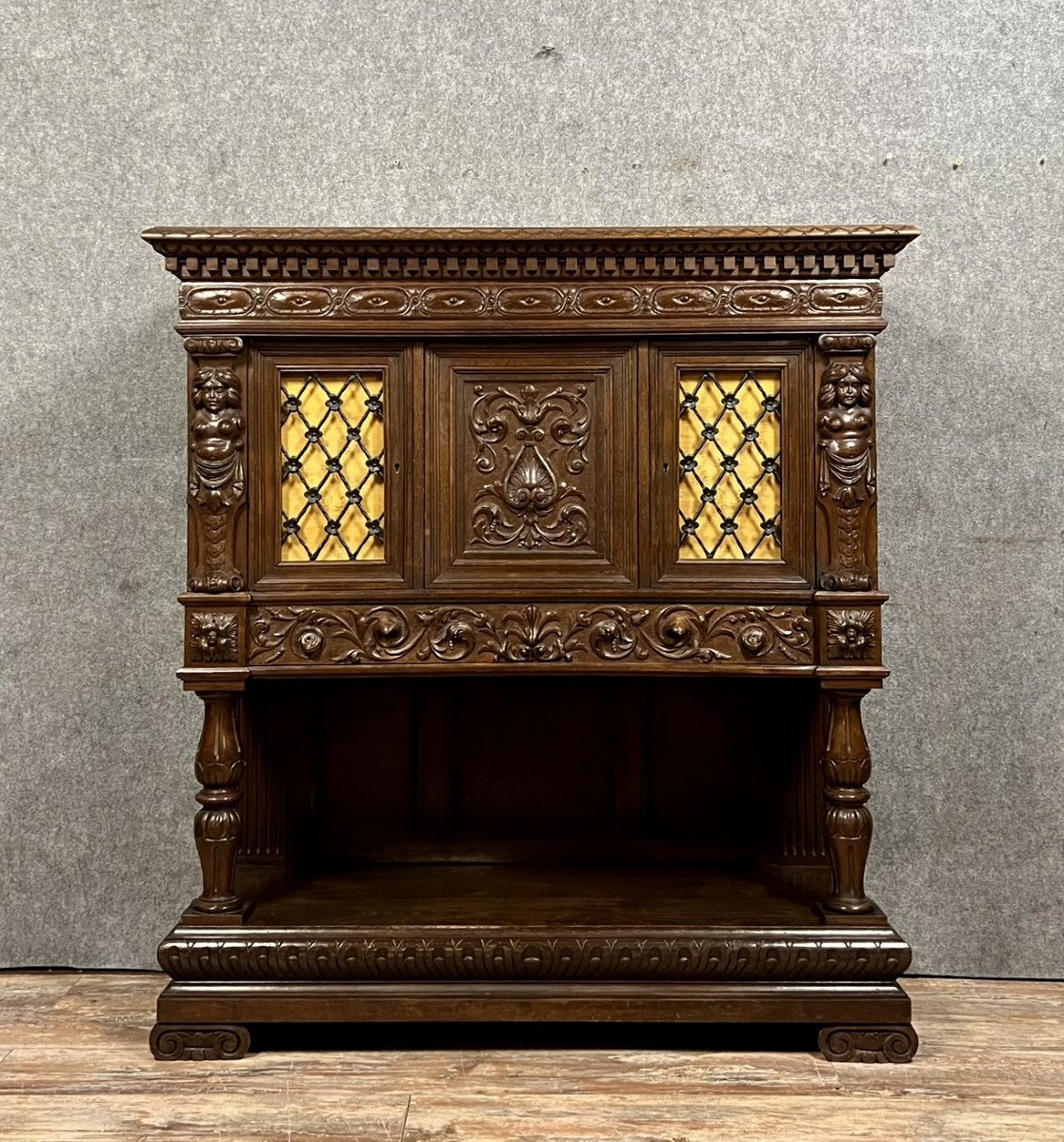 Cabinet Dressoir Style Renaissance En Noyer Et Chêne