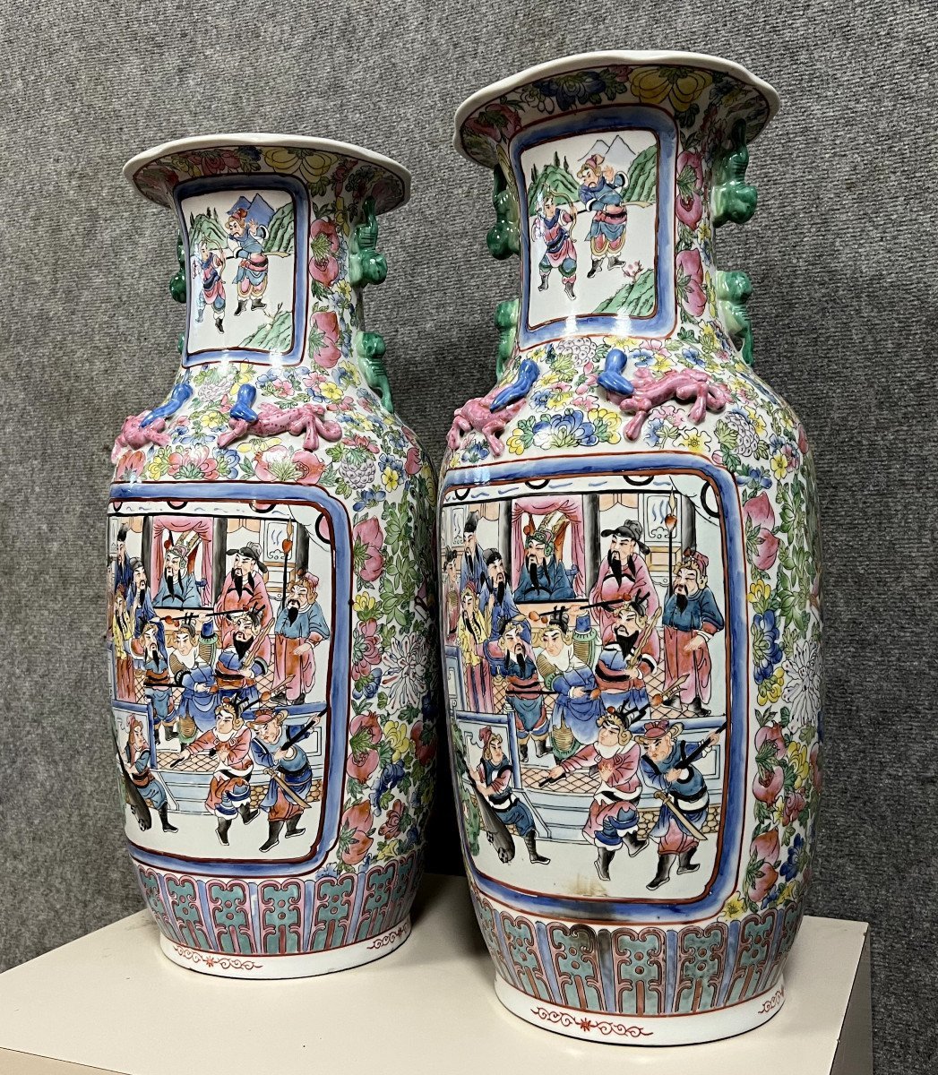 Chine, Canton : Paire De Grands Vases En Porcelaine Et émaux De La Famille Rose / h 63cm-photo-2