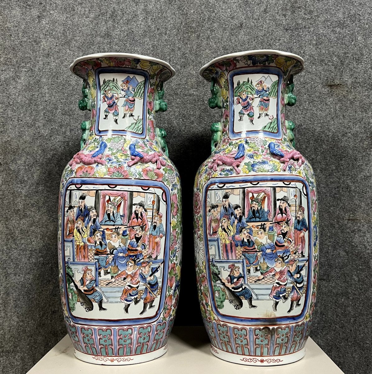 Chine, Canton : Paire De Grands Vases En Porcelaine Et émaux De La Famille Rose / h 63cm-photo-5