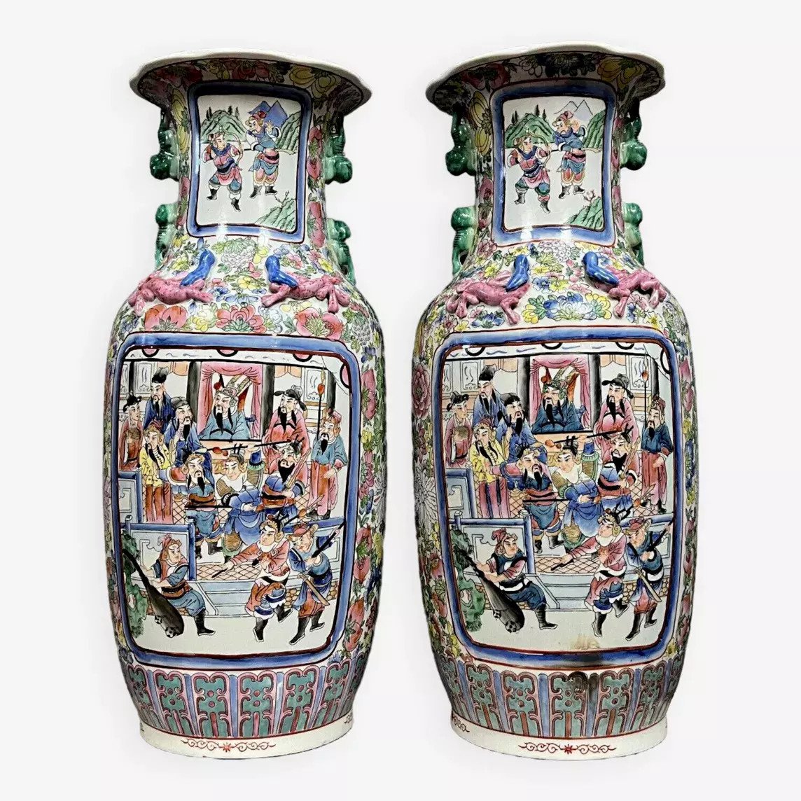 Chine, Canton : Paire De Grands Vases En Porcelaine Et émaux De La Famille Rose / h 63cm