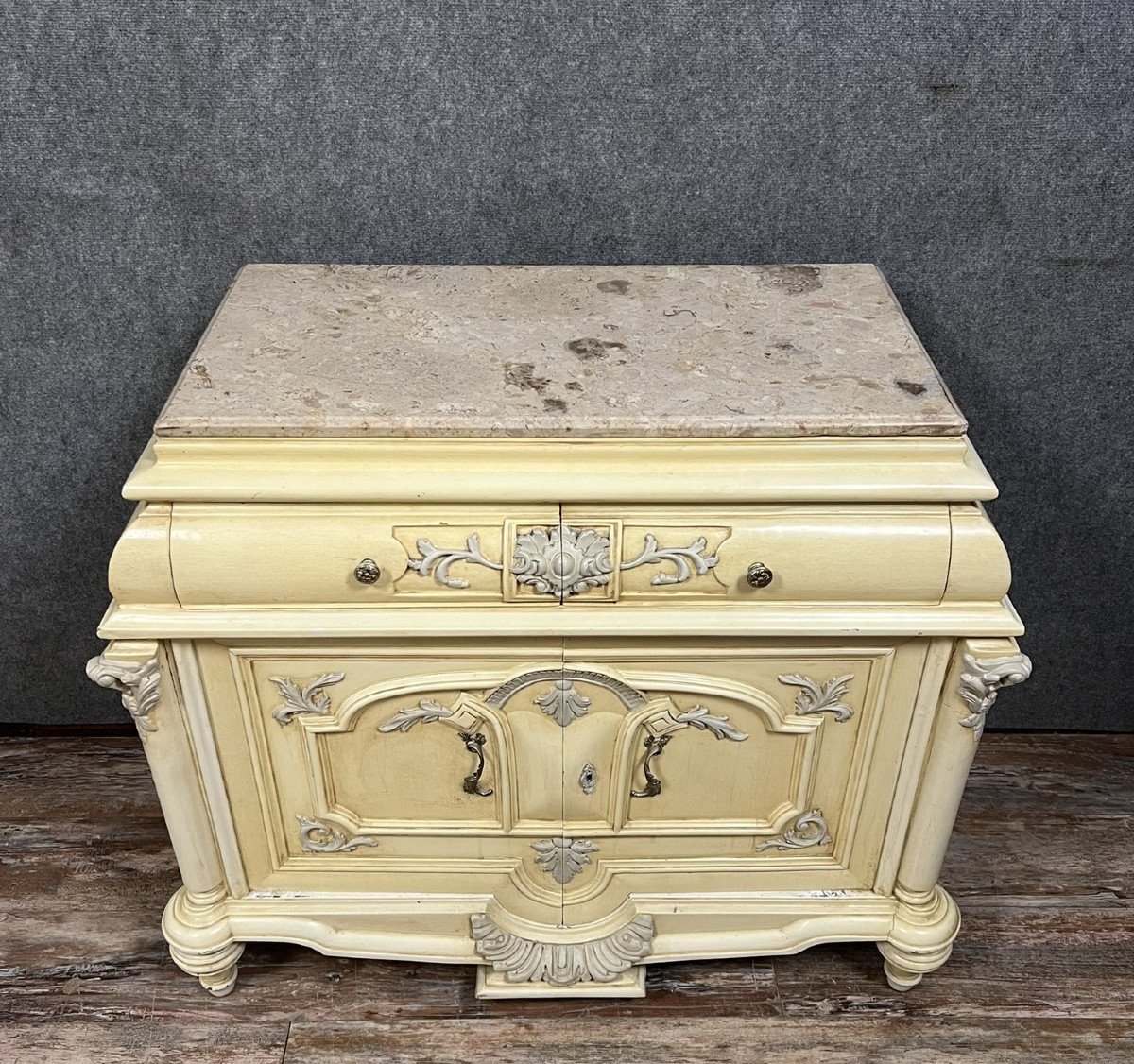 Atypical Venetian Baroque Commode With Doors In Lacquered Wood-photo-1