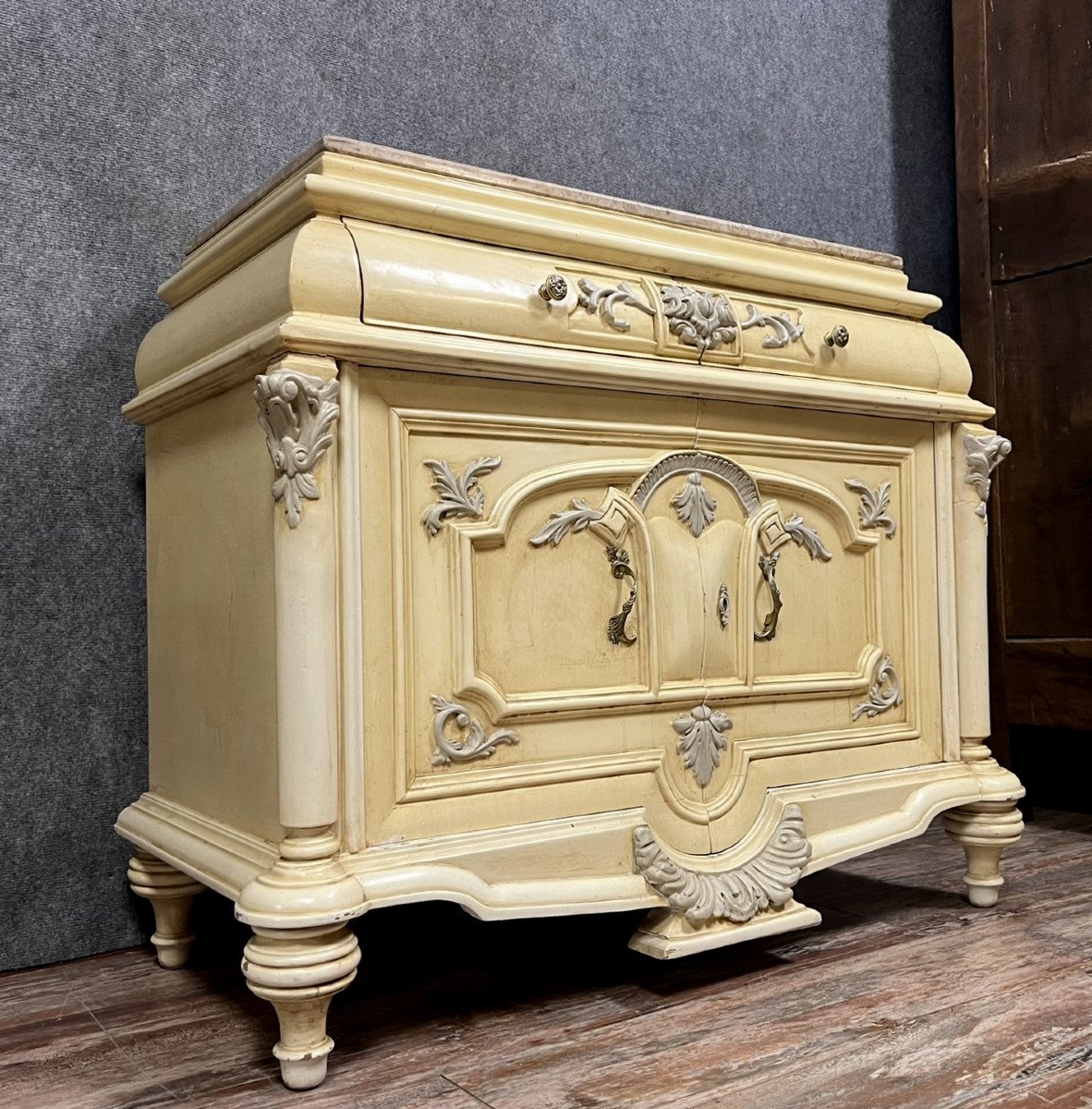 Atypical Venetian Baroque Commode With Doors In Lacquered Wood-photo-2