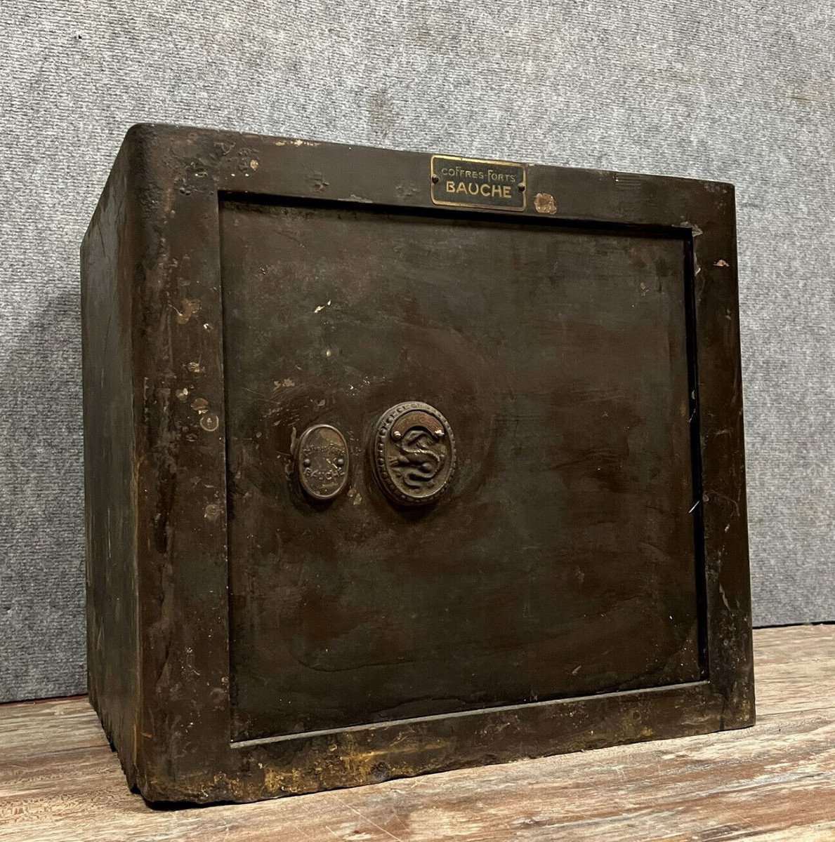 Old Bauche Armored Safe -photo-2