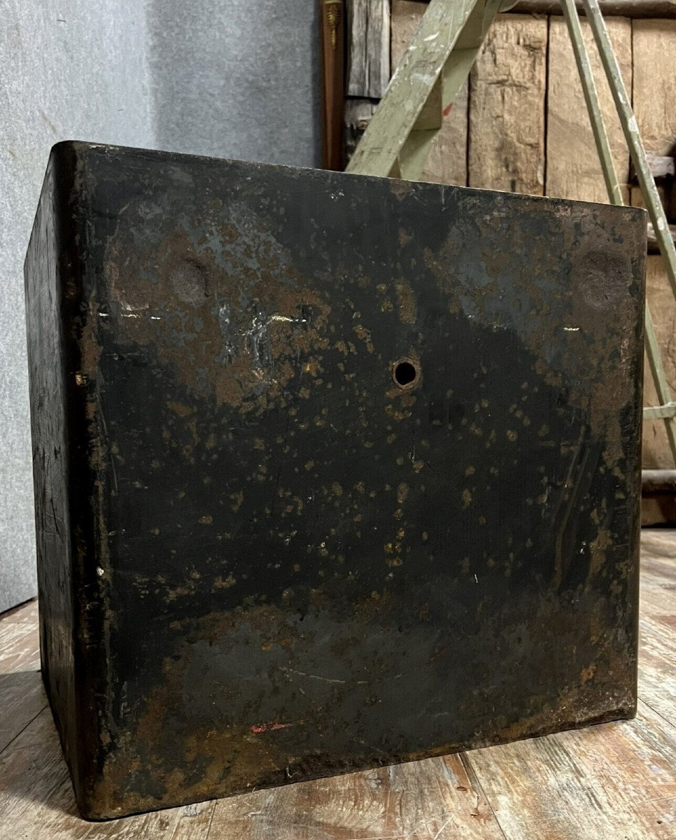 Old Bauche Armored Safe -photo-7