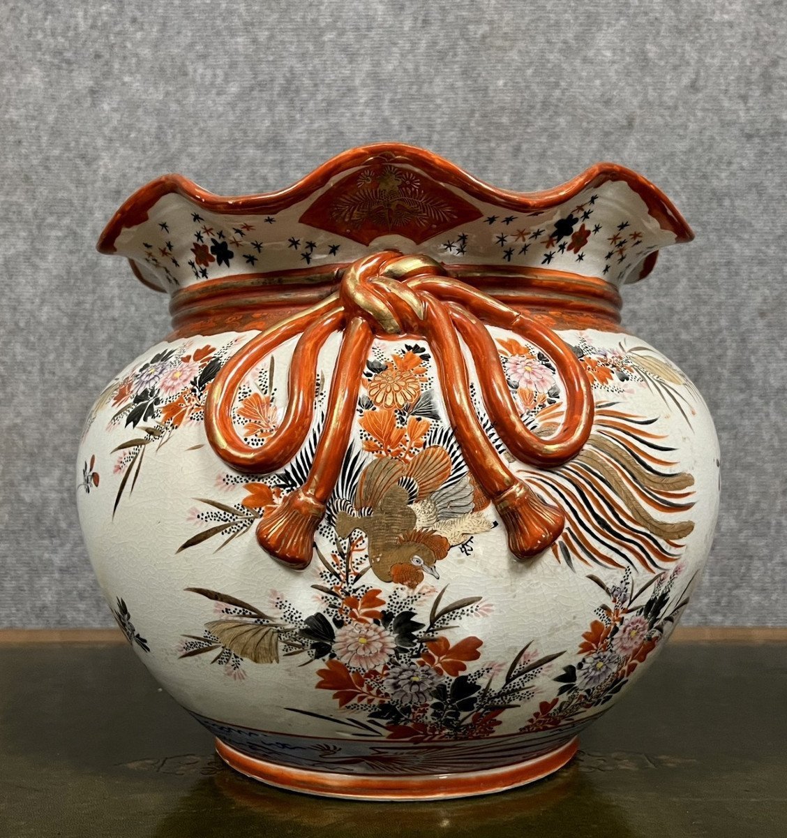 Grand Cache Pot "noué" En Porcelaine Kutani Du Japon 
