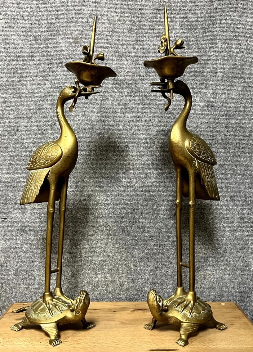 Asia 19th Century: Monumental Pair Of Candlesticks From The Meiji Period (1868-1912) In Gilt Bronze H68cm   