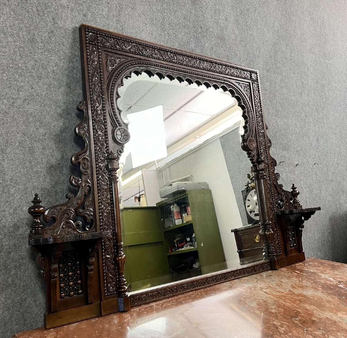 Syrie XIXe : Grand Miroir A Consoles En Bois Sculpté d'Arches Et Motifs Géométriques  -photo-1
