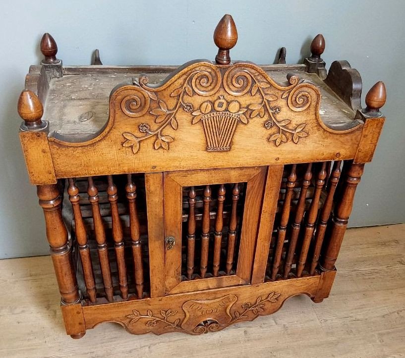 Louis XV Period Provencal Panetière In Carved Walnut -photo-1