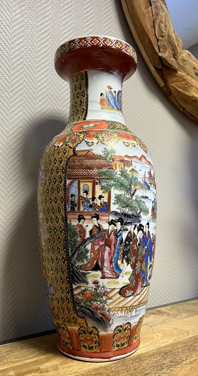 Asia 20th: Large Porcelain Vase -photo-1
