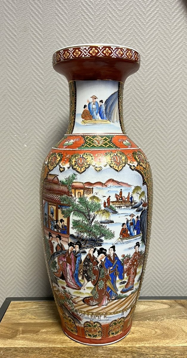 Asia 20th: Large Porcelain Vase -photo-4