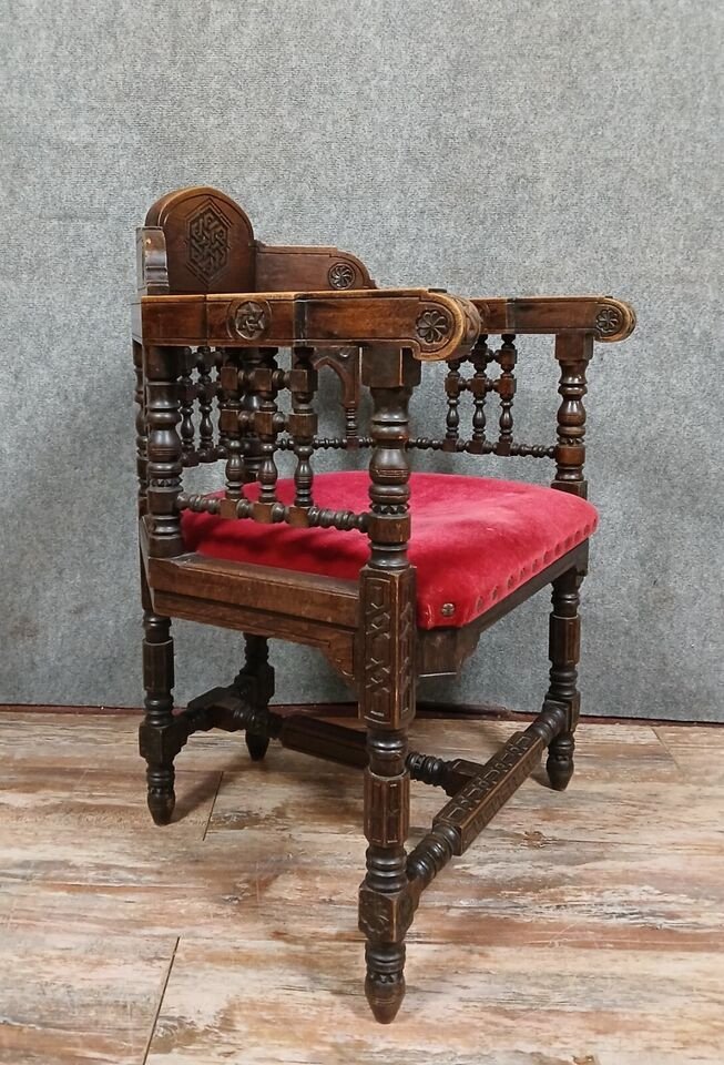 Fauteuil De Bureau Syrien En Noyer Massif Entièrement Sculpté Circa 1850-photo-1