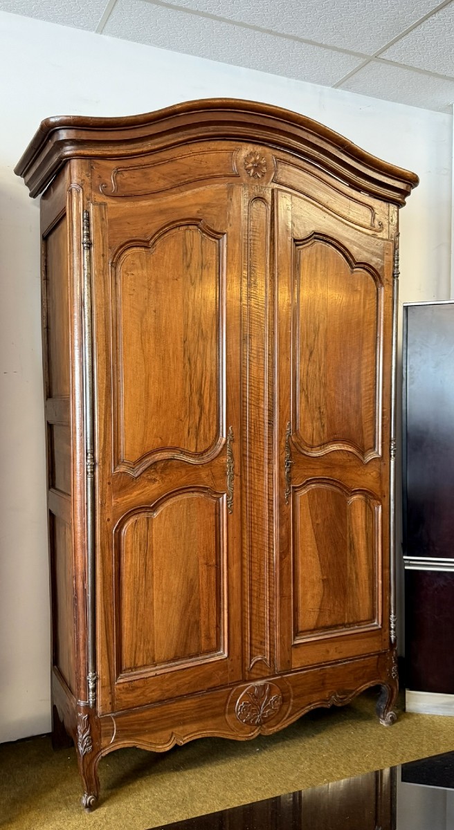 Louis XV Period Gendarme Hat Cabinet In Walnut 