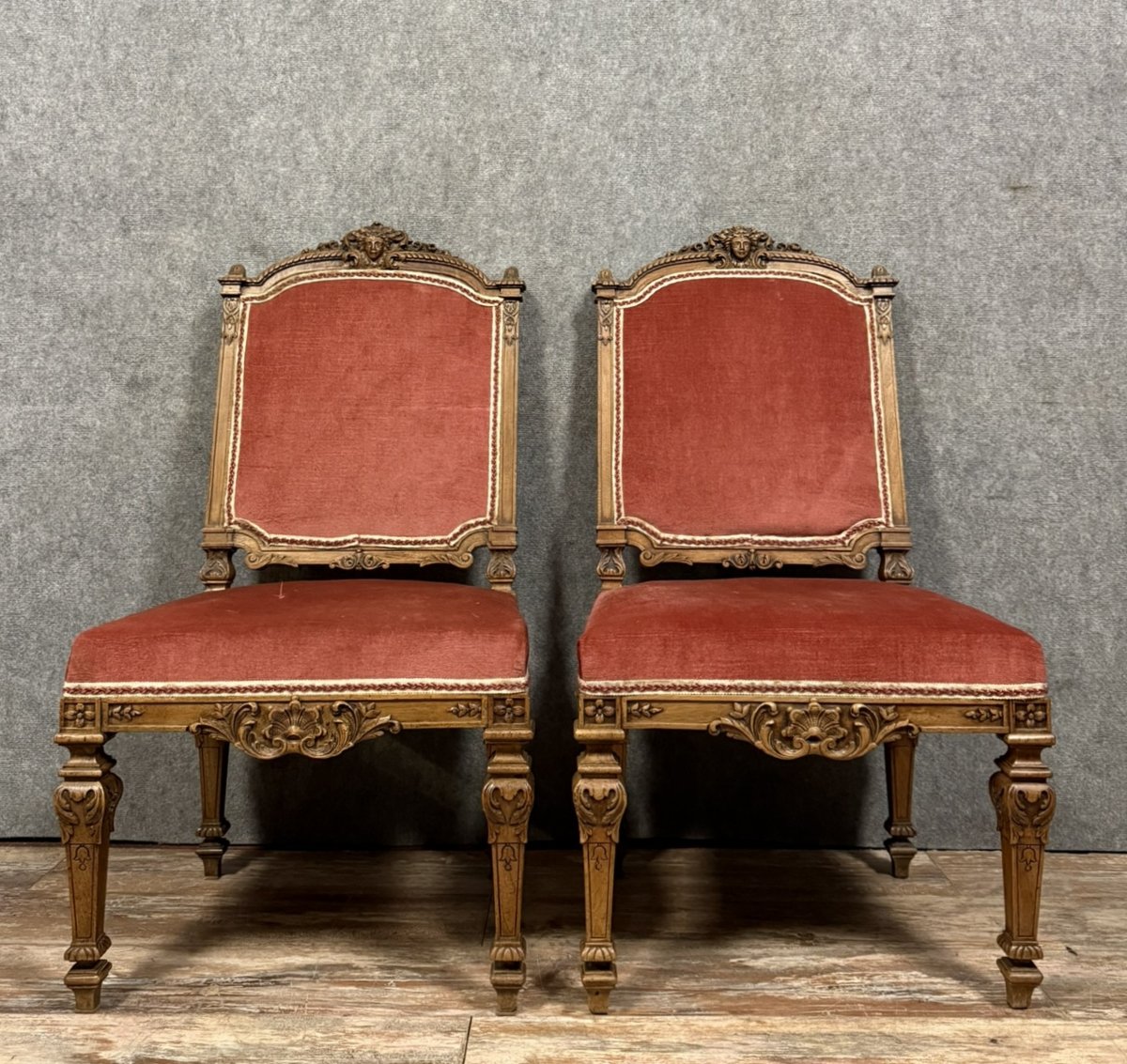 Importante Paire De Chaises De Style Renaissance En Bois Sculpté -photo-1