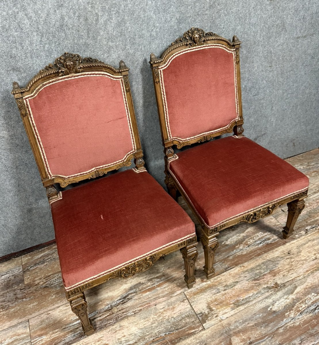 Importante Paire De Chaises De Style Renaissance En Bois Sculpté -photo-2