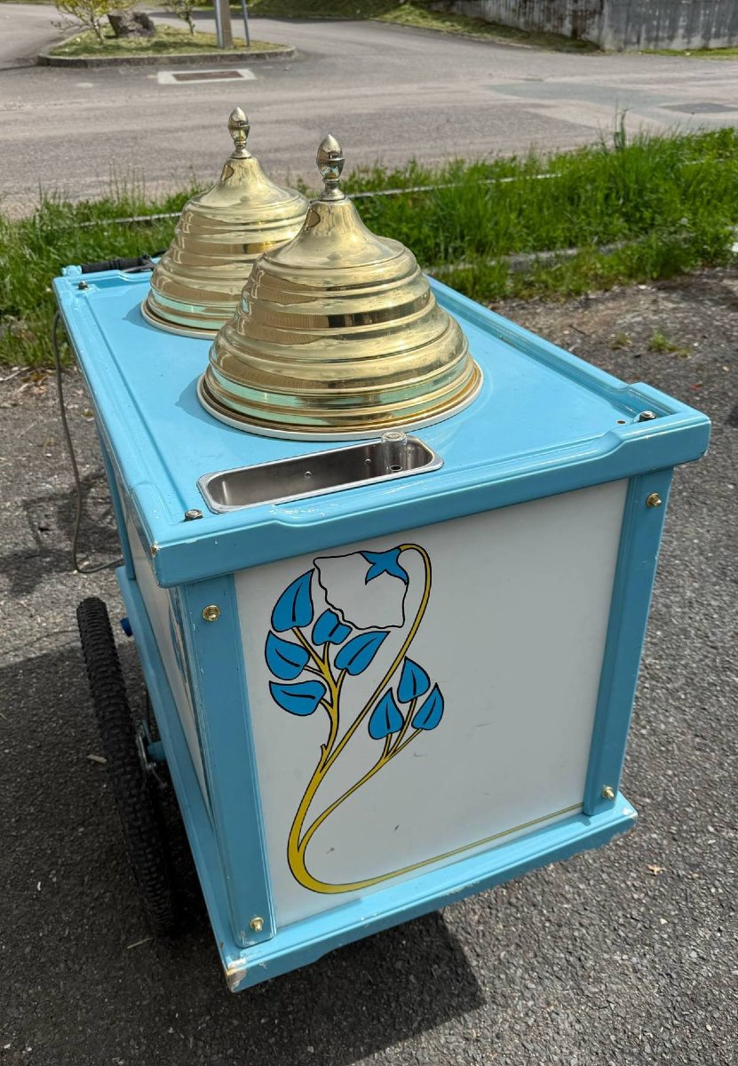 Vintage Style Ice Cream Tricycle For A Beautiful Decor-photo-6