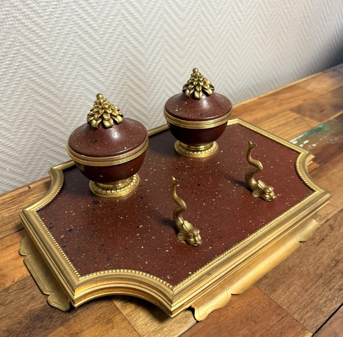 Empire Dolphin Inkwell In Gilt Bronze And Griotte Marble -photo-2