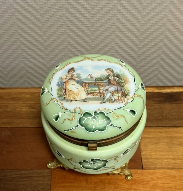 Napoleon III Period Opaline Candy Box Or Jewelry Box 
