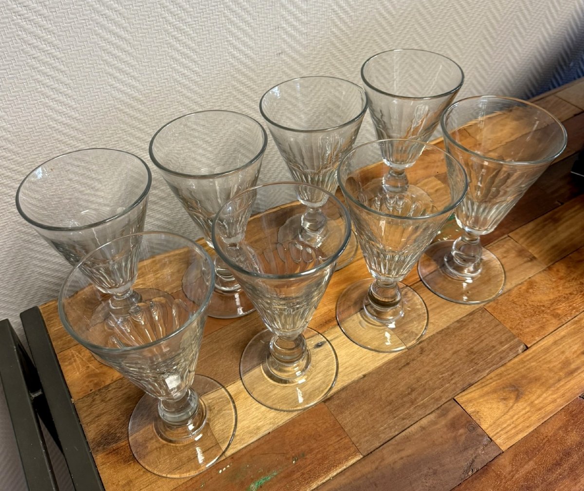 Suite De Huit Importants Verres En Cristal Taillé à Facettes -photo-2