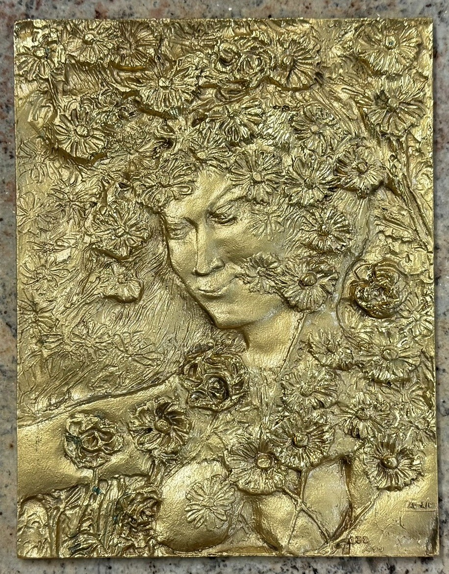 Pericle Fazzini (1913-1987) : Bas Relief En Bronze Doré Figurant Le Printemps  