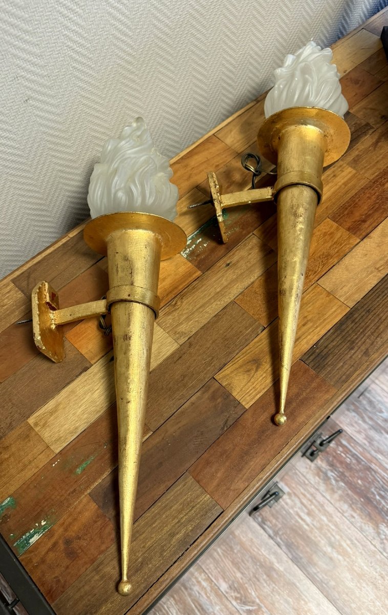 Paire De Grandes Lampes Torchéres Style Médieval En Métal Doré -photo-1
