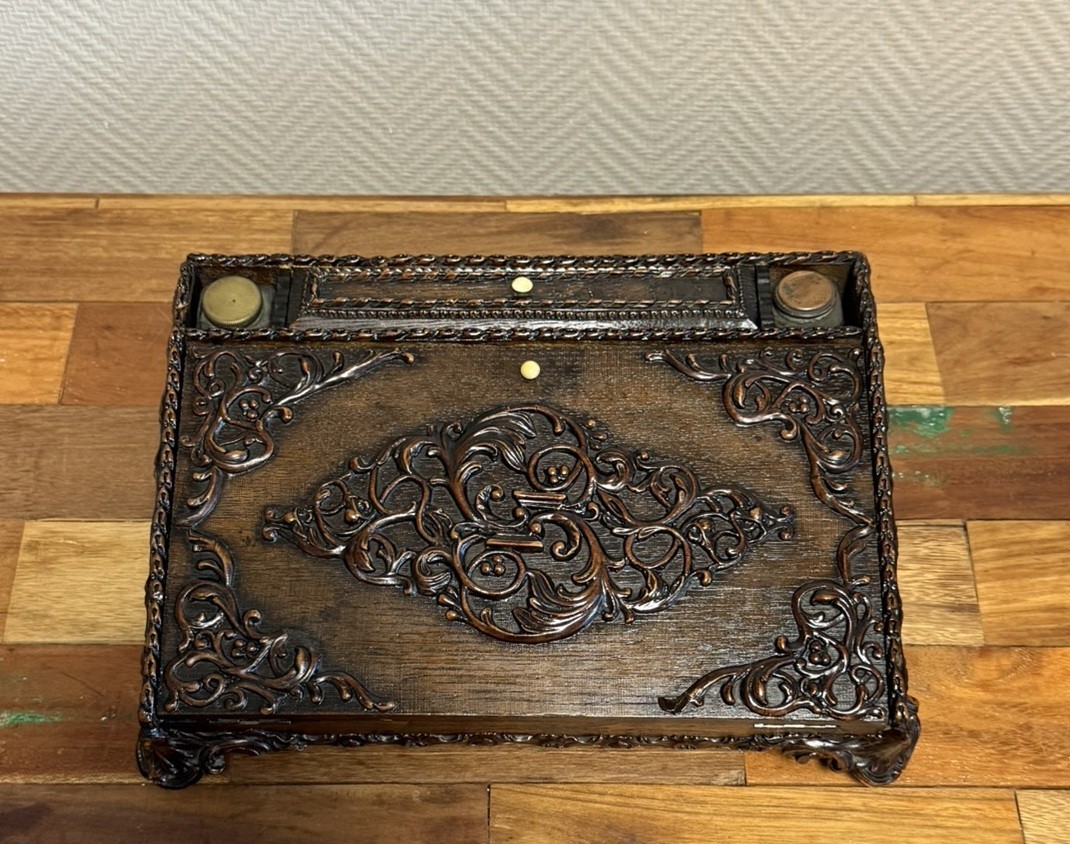 Ecritoir De Voyage En Bois Sculpté époque Napoléon III 