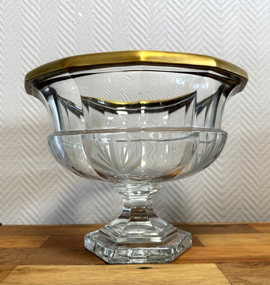 Cristalleries De Lorraine : Grande Coupe A Facettes Sur Piedouche En Cristal