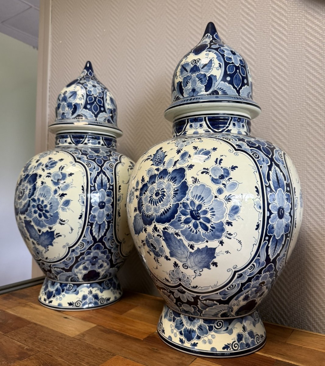 Delft Chinese Decor: Pair Of Large Covered Vases-photo-3