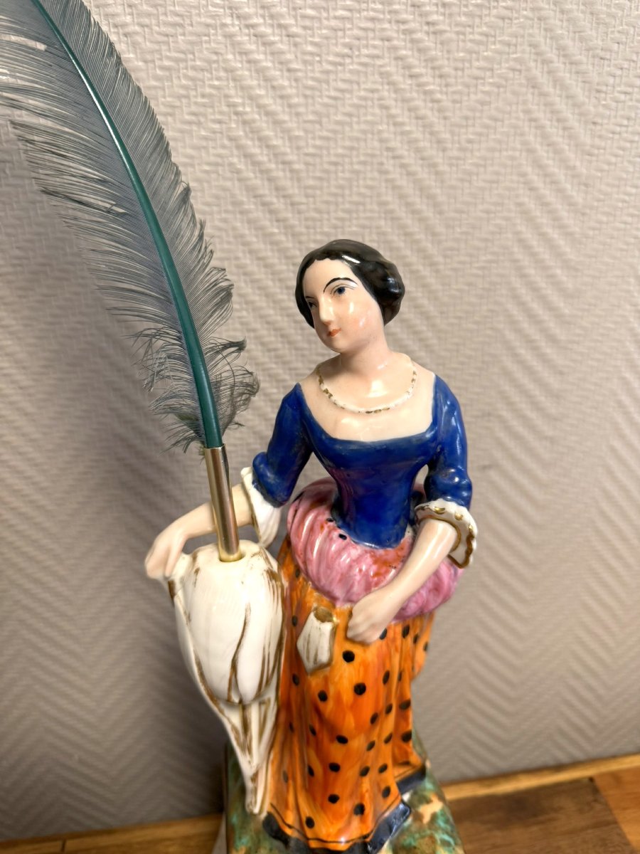 Grand Sujet Porte Plume En Porcelaine De Paris Polychrome-photo-4