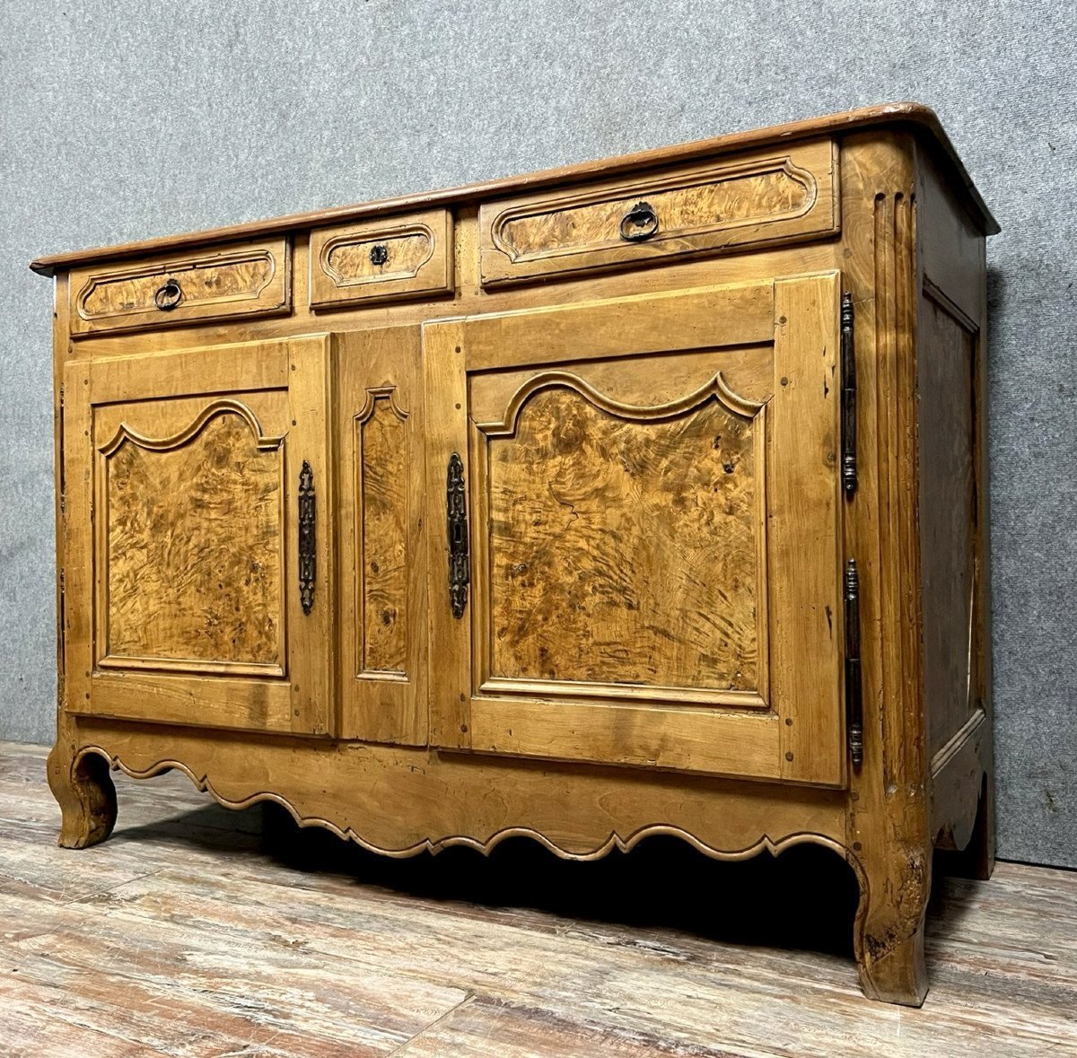 Louis XV Period Bressan Sideboard In Walnut And Elm Burl-photo-4