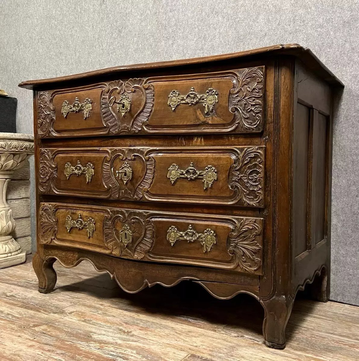 Commode Lyonnaise Galbée époque Louis XV En Noyer -photo-3