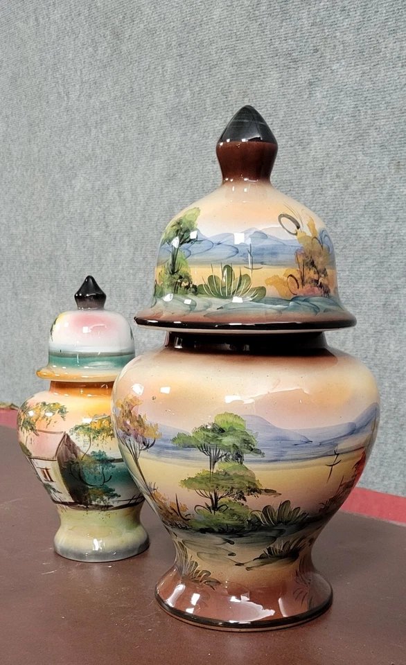 Asie XXeme : deux grandes potiches couvertes en porcelaine-photo-2