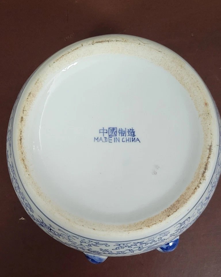 Asia 20th Century: Covered Porcelain Pot-photo-4