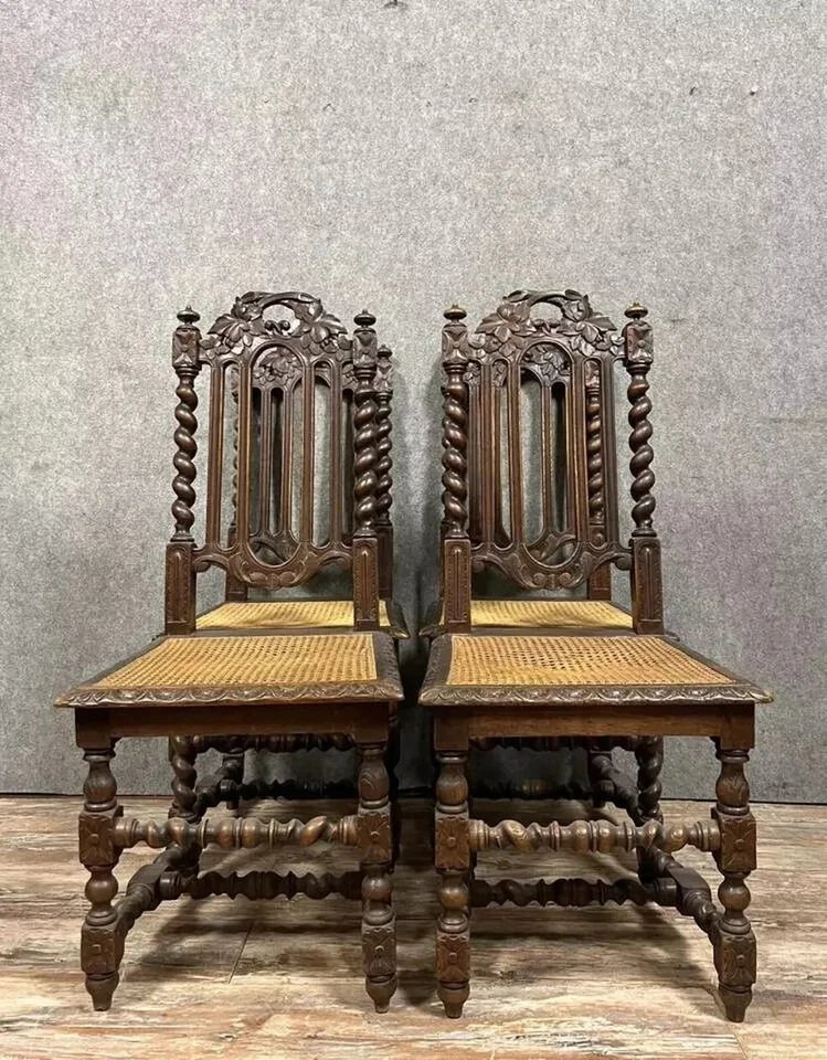 Série de 4 chaises de pavillon de Chasse style Renaissance en chêne sculpté vers 1850-photo-3