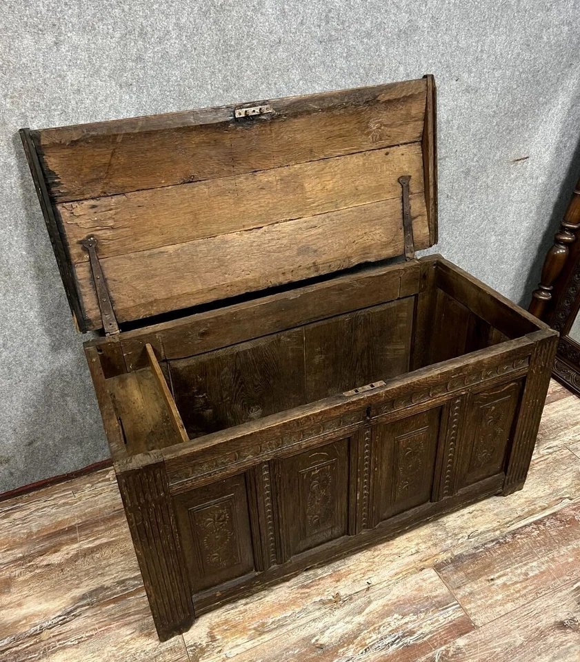Louis XIV Period Curved Chest In Solid Oak Circa 1680-photo-1