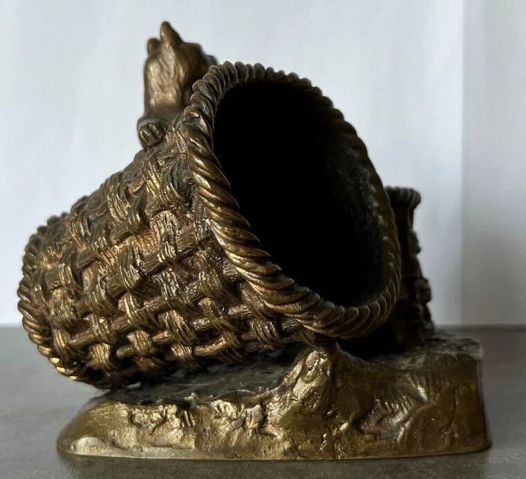 Constant Seve 1909: Bronze Depicting A Kitten Playing In Laundry Baskets-photo-2