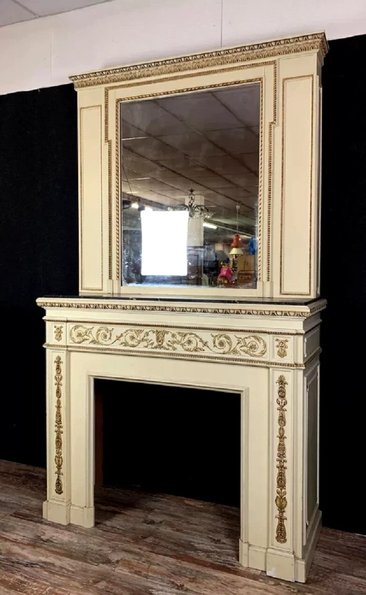 Cheminée Louis XVI avec son miroir psyché réalisée au XIXeme siècle