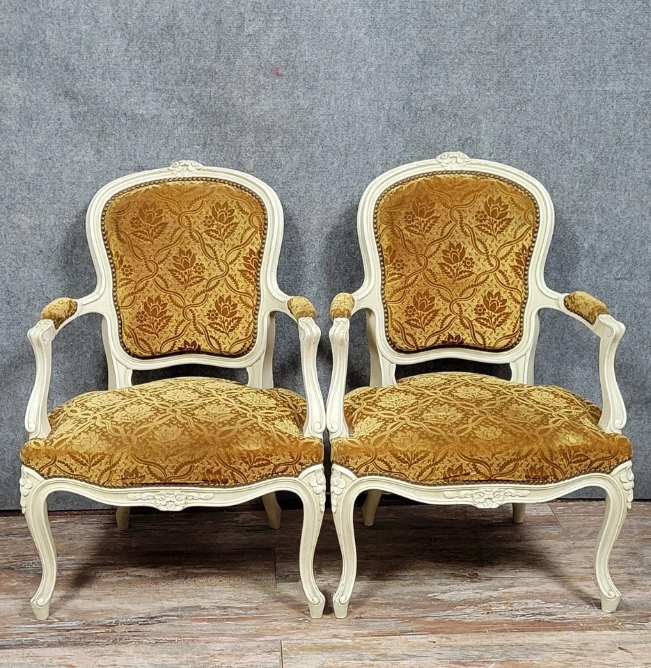 Paire de fauteuils cabriolets style Louis XV en bois laqué époque XIXeme