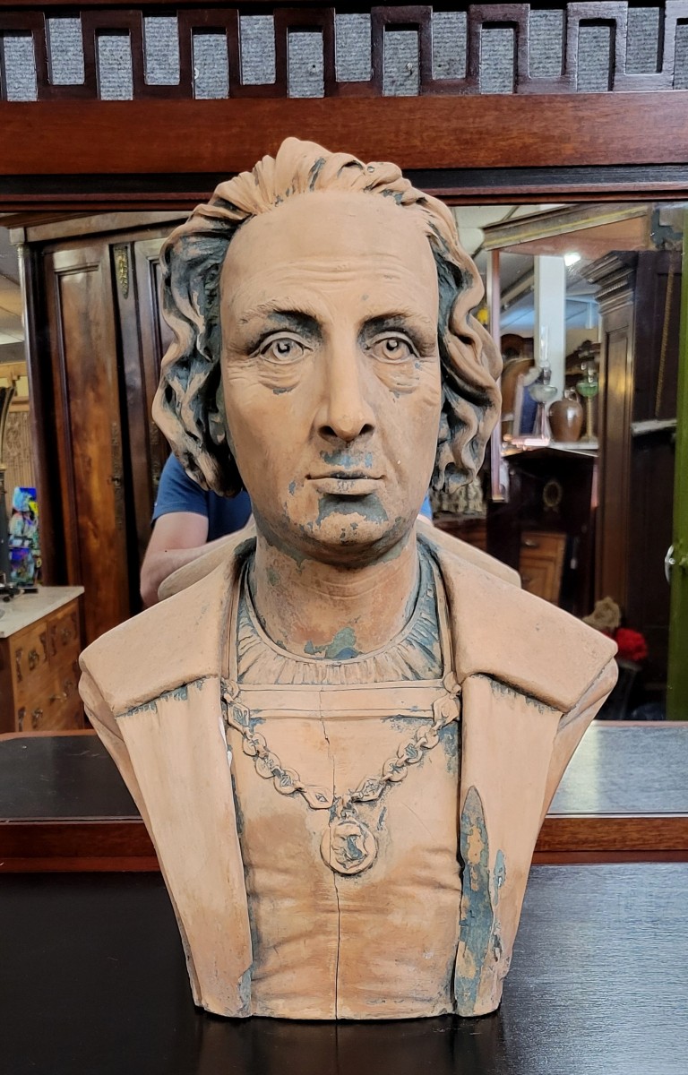 Grand buste d'homme en terre cuite signé P. Armengol 