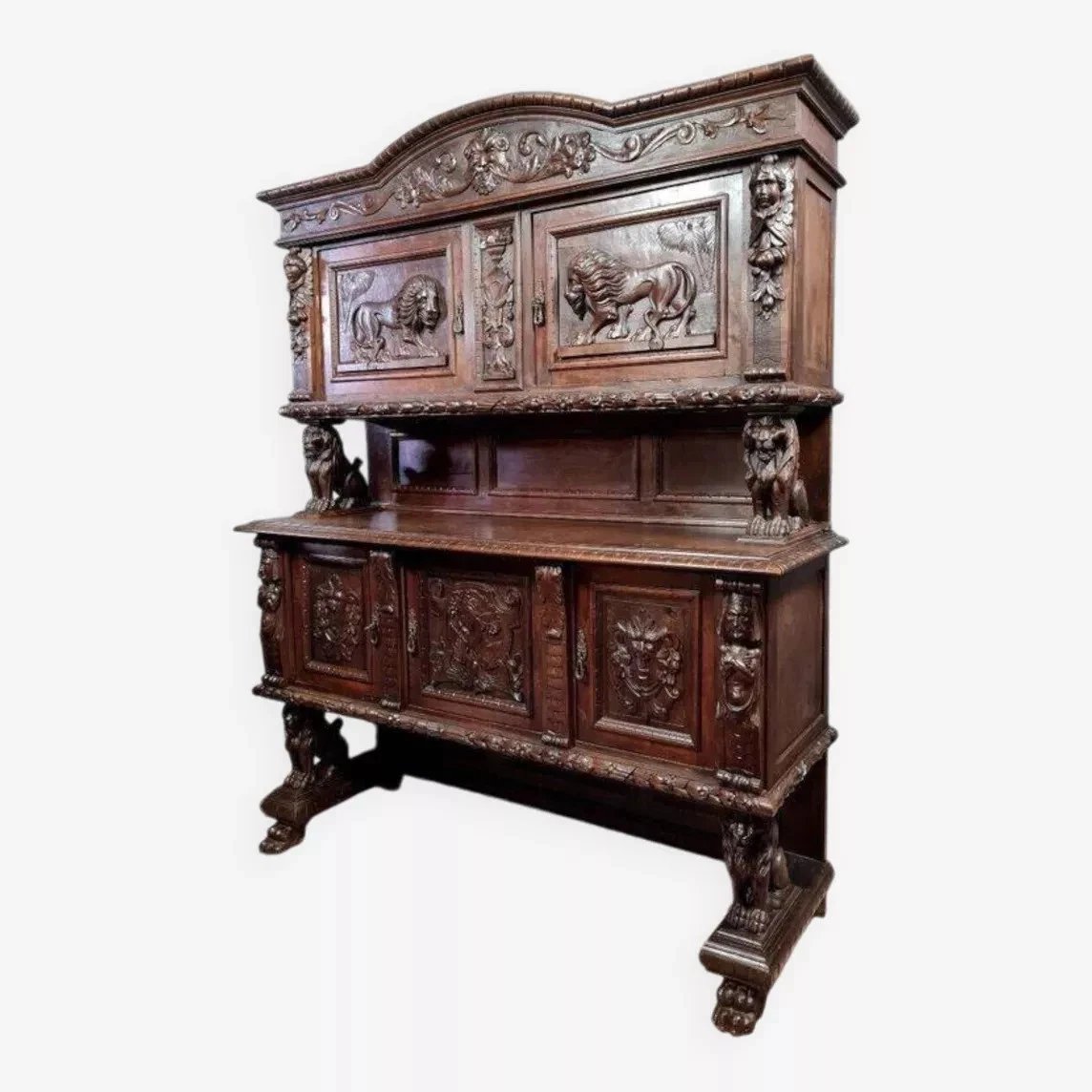Buffet deux corps style Renaissance en noyer massif -photo-2