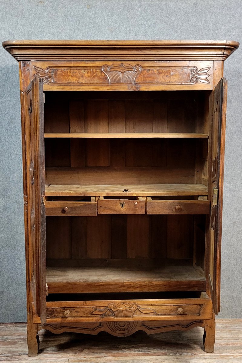 Louis XV Period Bressane Armoire In Walnut And Elm -photo-7