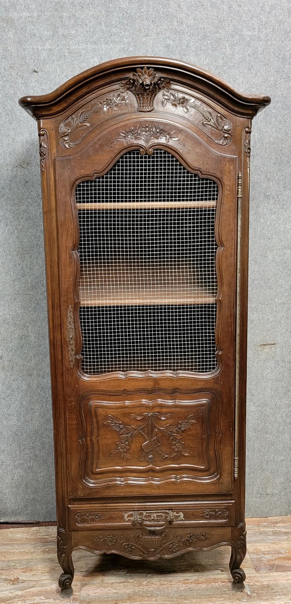Arlesian Provençal Louis XV Style Display Case In Carved Walnut 