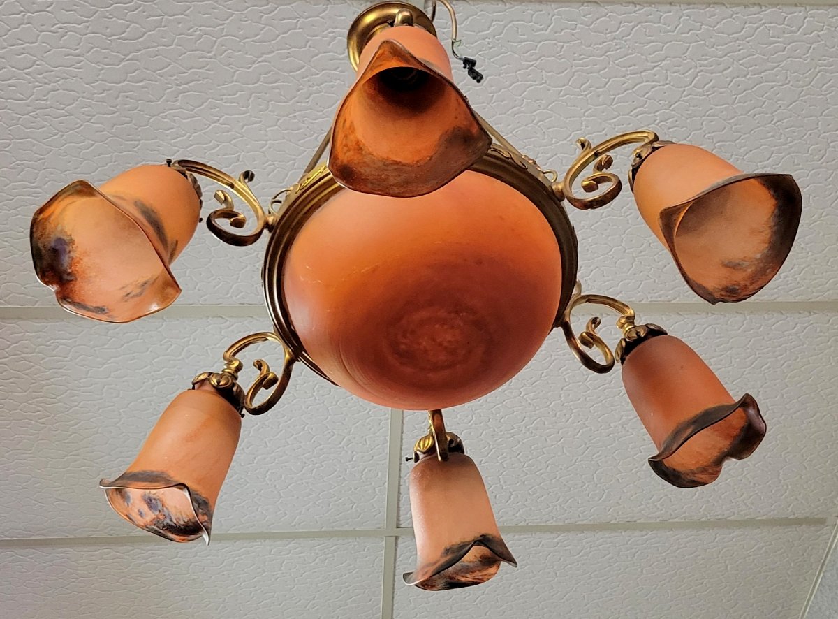 D'après Muller : Important lustre en laiton, bronze et pate de verre style Art Nouveau  -photo-4