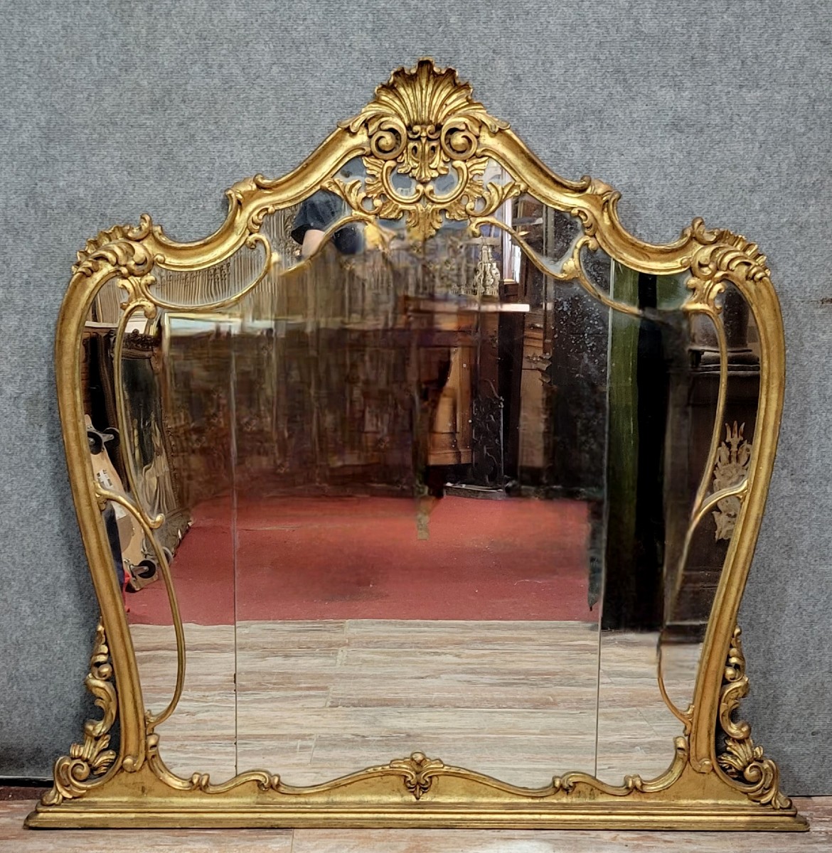 Trés grand miroir doré Vénitien de style Louis XV 
