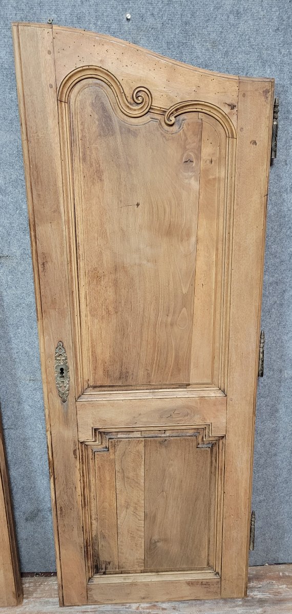 Paire de portes moulurées époque Louis XV en bois massif-photo-4