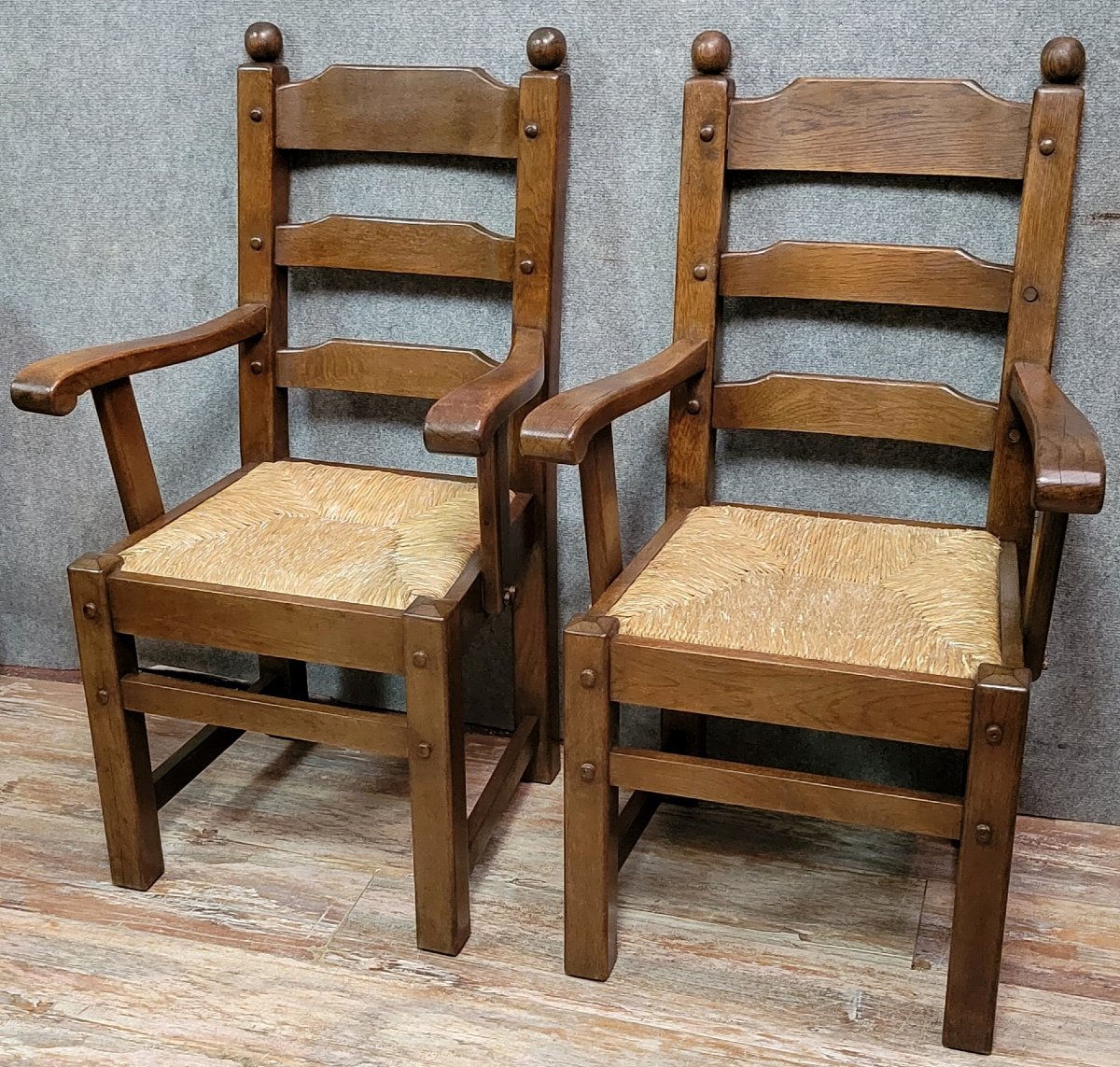 Paire de fauteuils brutalistes en bois massif vers 1950-photo-2