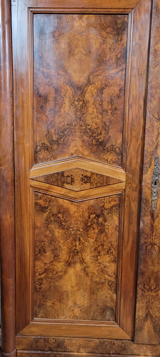 Large Louis Philippe Period Burgundy Armoire In Walnut And Burl-photo-5