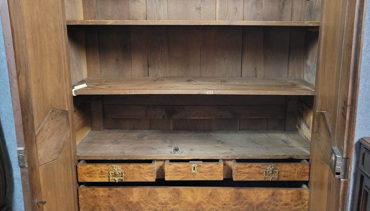Large Louis Philippe Period Burgundy Armoire In Walnut And Burl-photo-8